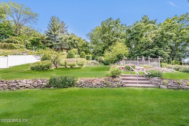 11 Walker Ct, Greenwich, CT 06831 - photo 2