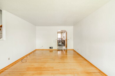 1529 W 5th St, Anderson, IN 46016 - photo 6