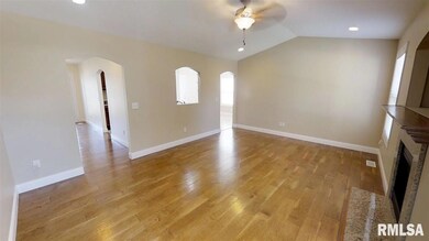 5130 N Division St, Davenport, IA 52806 - photo 4