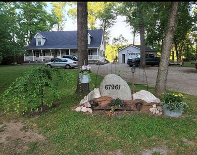 67961 Black Run Way - Address Rock