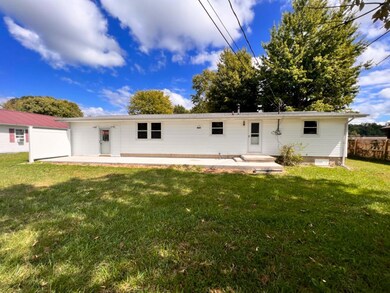 607 Floyd Ave, Versailles, IN 47042 - photo 2