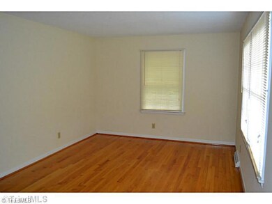 5204 Grandover Pkwy, Greensboro, NC 27407 - photo 2