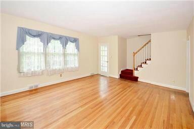 8110 Clyde Bank Rd, Parkville, MD 21234 - photo 6