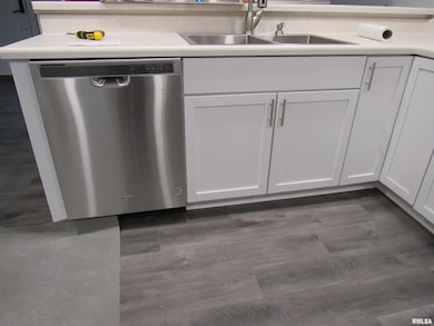 240 5th St E, Milan, IL 61264 - photo 5