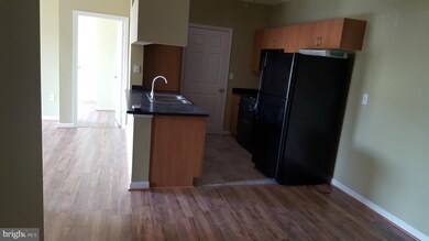 19608 Galway Bay Cir, Germantown, MD 20874 - photo 2