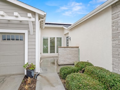 336 E Tyler Ct, Visalia, CA 93291 - photo 4