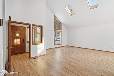 10220 Silvertip Cir, Eagle River, AK 99577 - photo 4