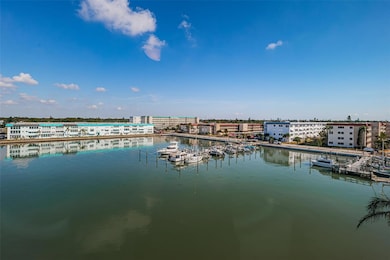 Town Shores of Gulport unit 505, Gulfport, FL 33707 - photo 2