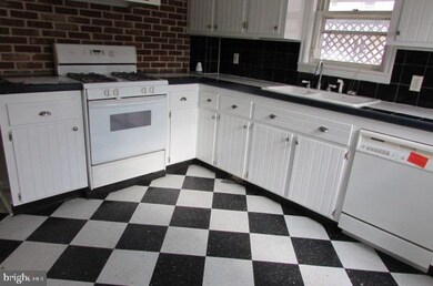 15 W Locust St, Mechanicsburg, PA 17055 - photo 5