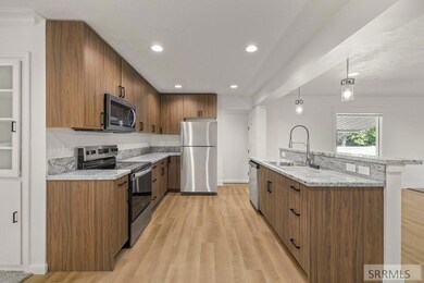 252 W 1st S, Rexburg, ID 83440 - photo 6