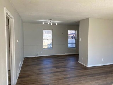 165 Eisenhower Blvd unit B, Denison, TX 75020 - photo 3