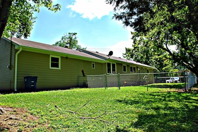 208 Cliffside Ave, Shelbyville, TN 37160 - photo 2