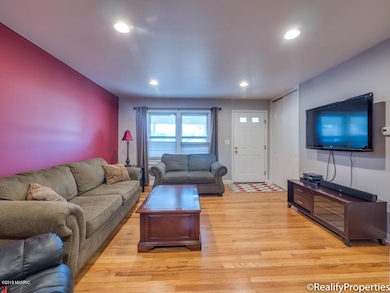 1900 Carlton Ave NE, Grand Rapids, MI 49505 - photo 4