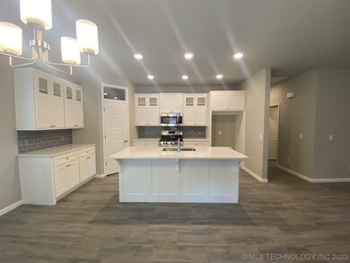 745 E 139th Place, Glenpool, OK 74033 - photo 7