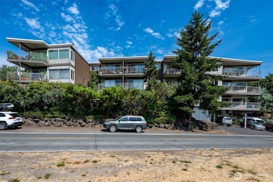 401 NE 40th St, Seattle, WA 98105 - photo 2