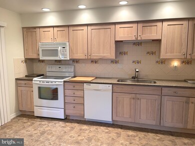 1607 Riversedge Dr, Delanco, NJ 08075 - photo 7