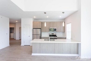 175 Quincy Ct unit 217, Perth Amboy, NJ 08861 - photo 3