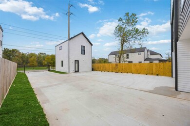 9019 Comal St, Houston, TX 77051 - photo 5