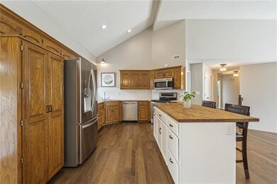 332 SW Seagull St, Lees Summit, MO 64082 - photo 5