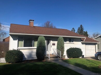 1938 Mount View Dr, Johnstown, PA 15905 - photo 2