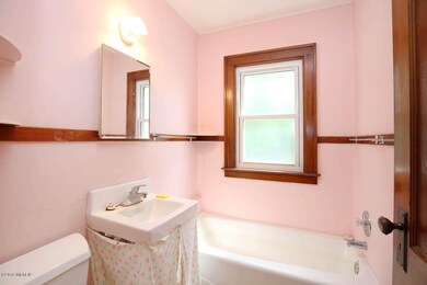 1825 Leonard St NE, Grand Rapids, MI 49505 - photo 4