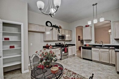 Kitchen/Dining Area