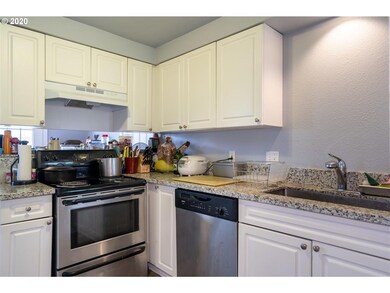 672 Janus St, Springfield, OR 97477 - photo 2