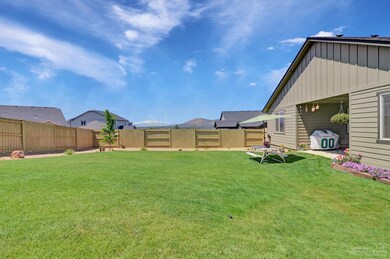 4574 SW Umatilla Ave, Redmond, OR 97756 - photo 3