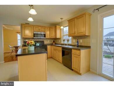 2515 Goddard Ave, Reading, PA 19608 - photo 5