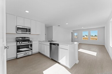 2214 Collins Aly, Converse, TX 78109 - photo 4