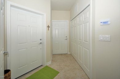 8593 Little Swift Cir unit 30B, Jacksonville, FL 32256 - photo 3