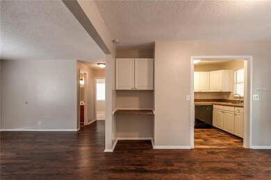 6011 Murrhee Rd, Tampa, FL 33619 - photo 7