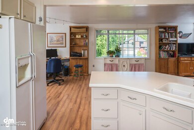 Kitchen w/Office Nook