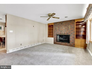 425 Chestnut St, Shoemakersville, PA 19555 - photo 2