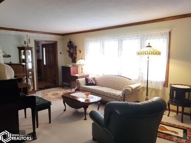 1504 N 5th Ave E, Newton, IA 50208 - photo 2
