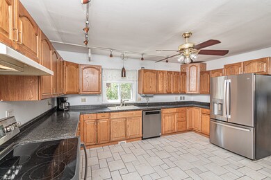 1410 Campbell Ave, Des Plaines, IL 60016 - photo 6