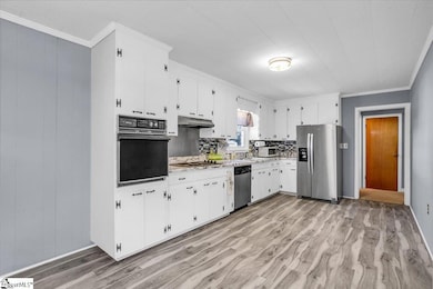 207 Lynn Ave, Laurens, SC 29360 - photo 7