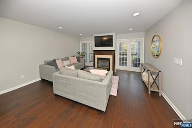 190 Surrey Ct, Ramsey, NJ 07446 - photo 4