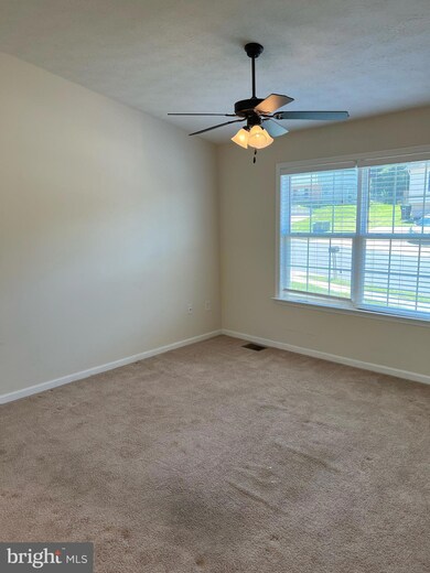 549 Stonewall St, Strasburg, VA 22657 - photo 6