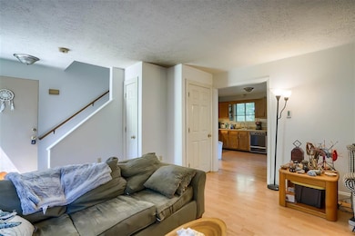 1.5 Overlook Dr unit R, Derry, NH 03038 - photo 6