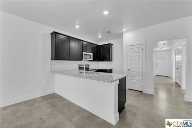 606 Campus St, Troy, TX 76579 - photo 4