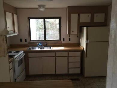 242 Honeybee Ln, Cave Junction, OR 97523 - photo 7