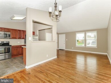 407 Justice Ln, Morrisville, PA 19067 - photo 4