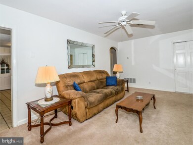 5217 Arrowhead Ln, Drexel Hill, PA 19026 - photo 3