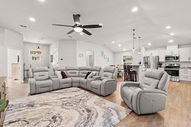 8422 Lucena St, Navarre, FL 32566 - photo 3