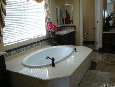 mastersuite bathroom