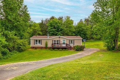 142 Sweetwater Dr, Statesville, NC 28625 - photo 2