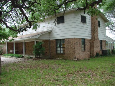 1700 Moss St, Gainesville, TX 76240 - photo 5