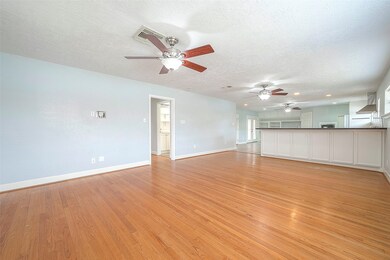 1729 Bayram Dr, Houston, TX 77055 - photo 5