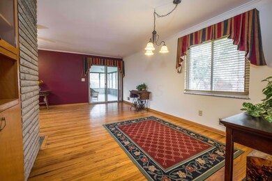 DINING-DOOR TO PORCH